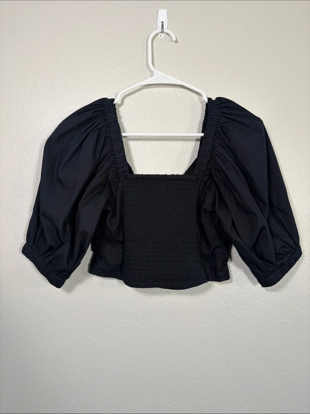 Abercrombie Ruched Puff Sleeve Cropped Blouse in Black - S
